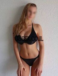 פלסטיק, 21 שנים, עם טעים, מבנה גוף ספורטיבי