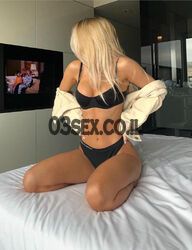 משכיל, יש לו חיוך סקסי